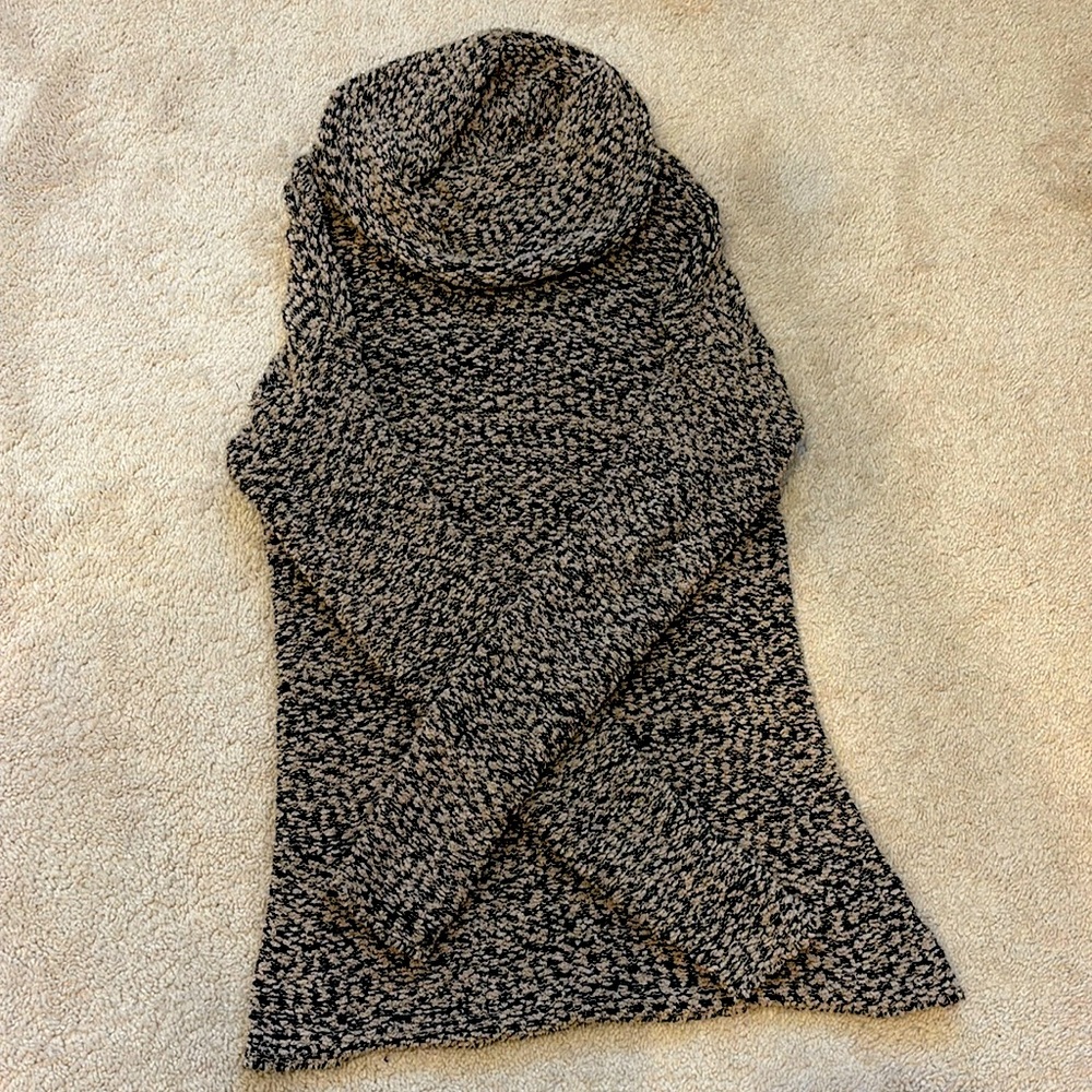 Jessica Simpson Tan and Black cowl neck sweater-size small